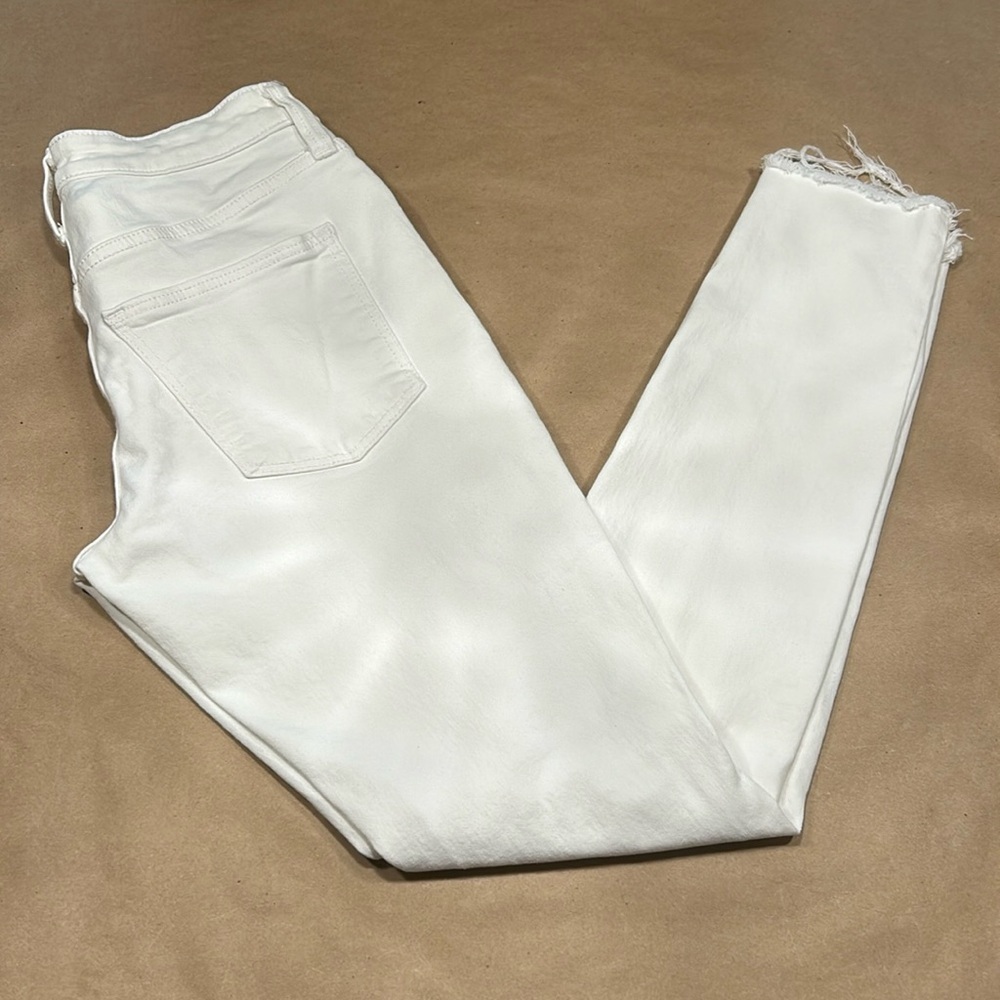Universal Thread Rough Hem White skinny jean Sz 00/24